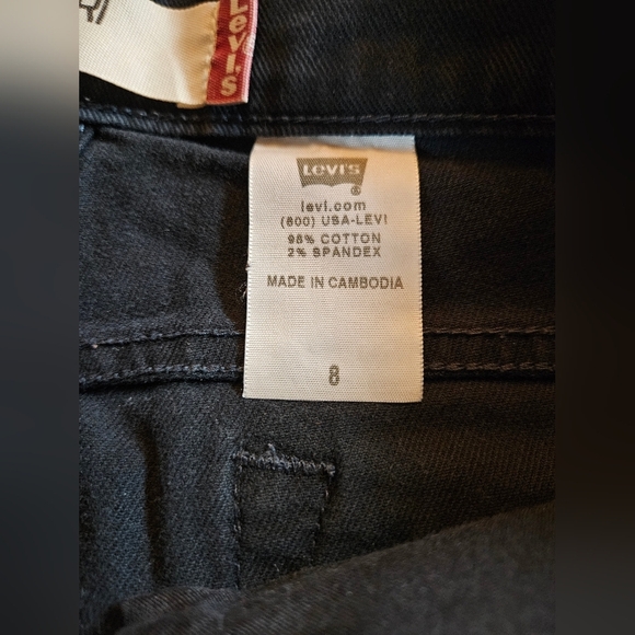 Levi's 515 Womens Black Cuffed Bottom 5 Pocket Jeweled Back Pocket Capris Size 8 - Picture 7 of 15